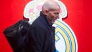 رحيل زيدان.. ريال مدريد يفكر في "الأستاذ"