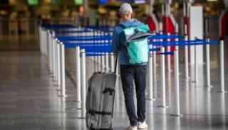 استمرار قيود السفر في بعض الدول للحد من كورونا