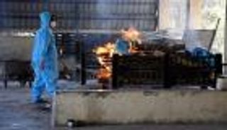 إعصار يفاقم مأساة كورونا في مومباي الهندية