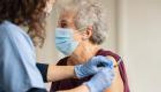 لقاح كورونا يحمي المسنين من السلالة الهندية