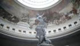 المتاحف تهرب من كورونا.. تاجر أخشاب يعرض مقتنياته الفنية بمتحف جديد