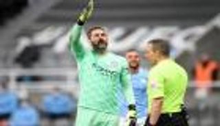 سكوت كارسون.. حارس الظل الذي عثر على الضوء في نهاية النفق