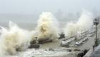 إعصار "تاوكتا" يتراجع بعد اجتياح الهند المنكوبة بكورونا