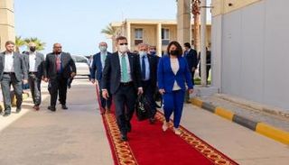 نجلاء المنقوش وجوي هود