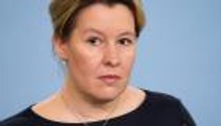 "ميركل حزينة".. "سرقة أدبية" تدفع وزيرة ألمانية للاستقالة