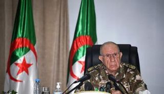 قائد الجيش الجزائري بمقر الناحية العسكرية بوهران