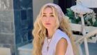 هنا الزاهد تعلق لأول مرة على ظهورها بقمرة قيادة طائرة.. ماذا قالت؟