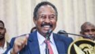 السودان يخرج منتشيا من مؤتمر باريس.. شطب 80% من الديون مقابل 5 شروط