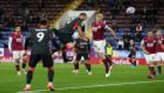 ترتيب الدوري الإنجليزي.. ليفربول يضع قدما في دوري الأبطال من بيرنلي