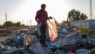 نفايات بلاستيكية 