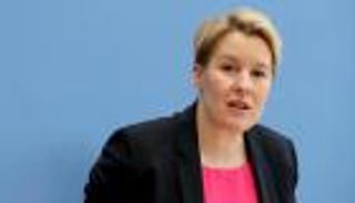 وزيرة "السرقة الأدبية" في ألمانيا.. خسارة بطعم المكسب