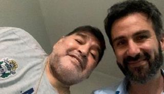 مارادونا وطبيبه