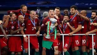 تتويج البرتغال بلقب يورو 2016