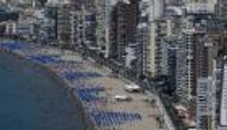 إسبانيا تفتح أبوابها للسياح من 10 دول بدون قيود