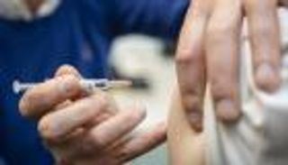 الإمارات تتخطى حاجز 12 مليون جرعة من لقاح كورونا