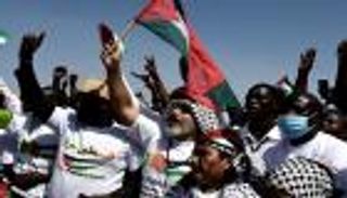 بالصور.. مظاهرات في السنغال فرحا بهدنة غزة