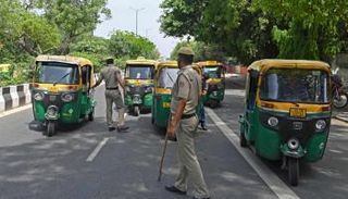 الهند تمدد إجراءات الإغلاق في نيودلهي