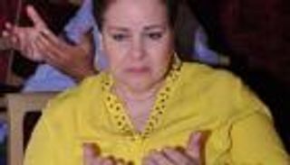 دلال عبدالعزيز "سلبي كورونا".. وزوج ابنتها: لم نخبرها بوفاة سمير غانم