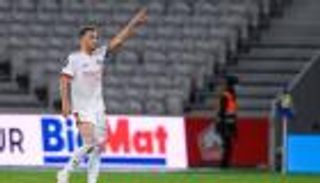 جمال بلعمري يثور ضد ليون برعاية مدرب الجزائر