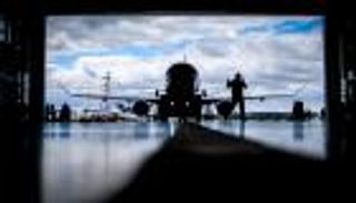 هبوط اضطراري لطائرة في بيلاروسيا يقود لاعتقال مسافر معارض