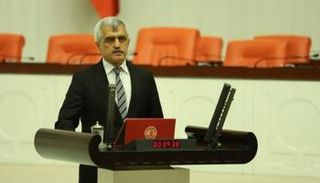 النائب المعارض عمر فاروق جرجرلي أوغلو