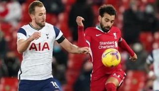محمد صلاح نجم ليفربول وهاري كين مهاجم توتنهام