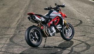 دوكاتي تطلق موديلات 2022 من عائلة Hypermotard 950