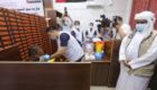 الإمارات تدشن المرحلة الأولى من برنامج تطعيم اللاجئين ضد كورونا بالأردن