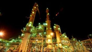 أدنوك تعمل على تطوير مشروع لإنتاج الأمونيا الزرقاء في الرويس