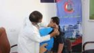 رفض الحوثي للقاح كورونا.. تعنت يهدد حياة أطباء اليمن