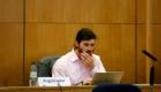 "هتلر الجديد".. من ضابط ألماني إلى "لاجئ سوري"