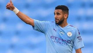 رياض محرز نجم فريق مانشستر سيتي ومنتخب الجزائر