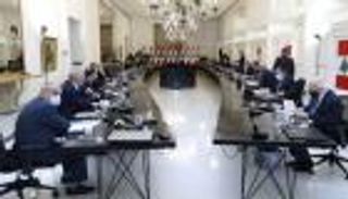 التهريب يتصدر اجتماع "الأعلى للدفاع" بلبنان.. وعون: مكافحته أولوية