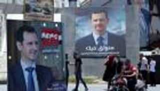بشار الأسد.. طبيب عيون يتحسس "إعادة إعمار" سوريا