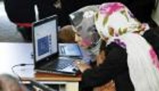 انتخابات إيران والإنترنت.. نافذة دعائية وشعبية تحت أعين الحرس الثوري