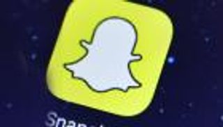 واشنطن تستخدم "سناب شات" لتلقيح الشباب.. بايدن "أون لاين"