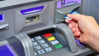 ماكينة صراف آلي