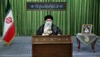"الخصم والحكم".. خامنئي يدافع عن استبعاد الإصلاحيين