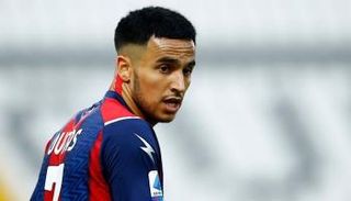 النجم  آدم وناس