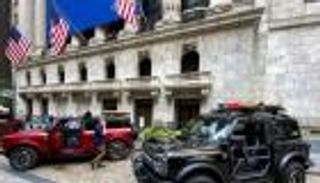 الأسهم الأمريكية تتجاهل قفزة التضخم