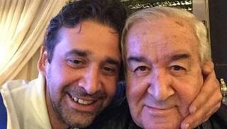 كريم عبدالعزيز مع والده