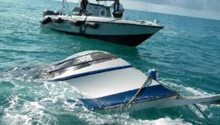 غرق قارب (أرشيفية)