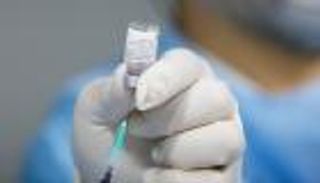 إيطاليا تتيح لقاحات كورونا للجميع في 3 يونيو