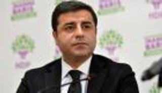 السجن عامين ونصف.. القضاء التركي يكيل الأحكام لدميرتاش