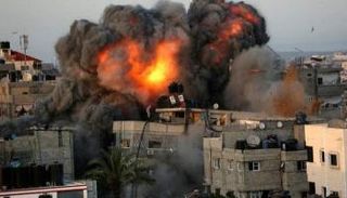 جانب من القصف الإسرائيلي على غزة