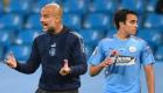 قبل نهائي دوري أبطال أوروبا.. مدافع مانشستر سيتي يعلن توقيعه لبرشلونة