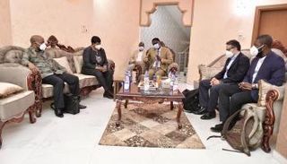 جانب من لقاء حاكم إقليم دارفور وفاتو بنسودا