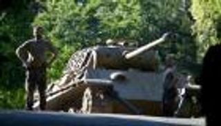 "دبابة ومدفع".. محاكمة ألماني حول قبو المنزل لساحة قتال 