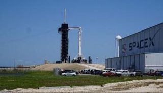 صاروخ فالكون 9 الذي طورته شركة