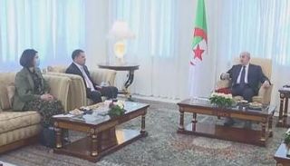 جانب من استقبال الرئيس الجزائري لرئيس حكومة الوحدة الوطنية الليبية